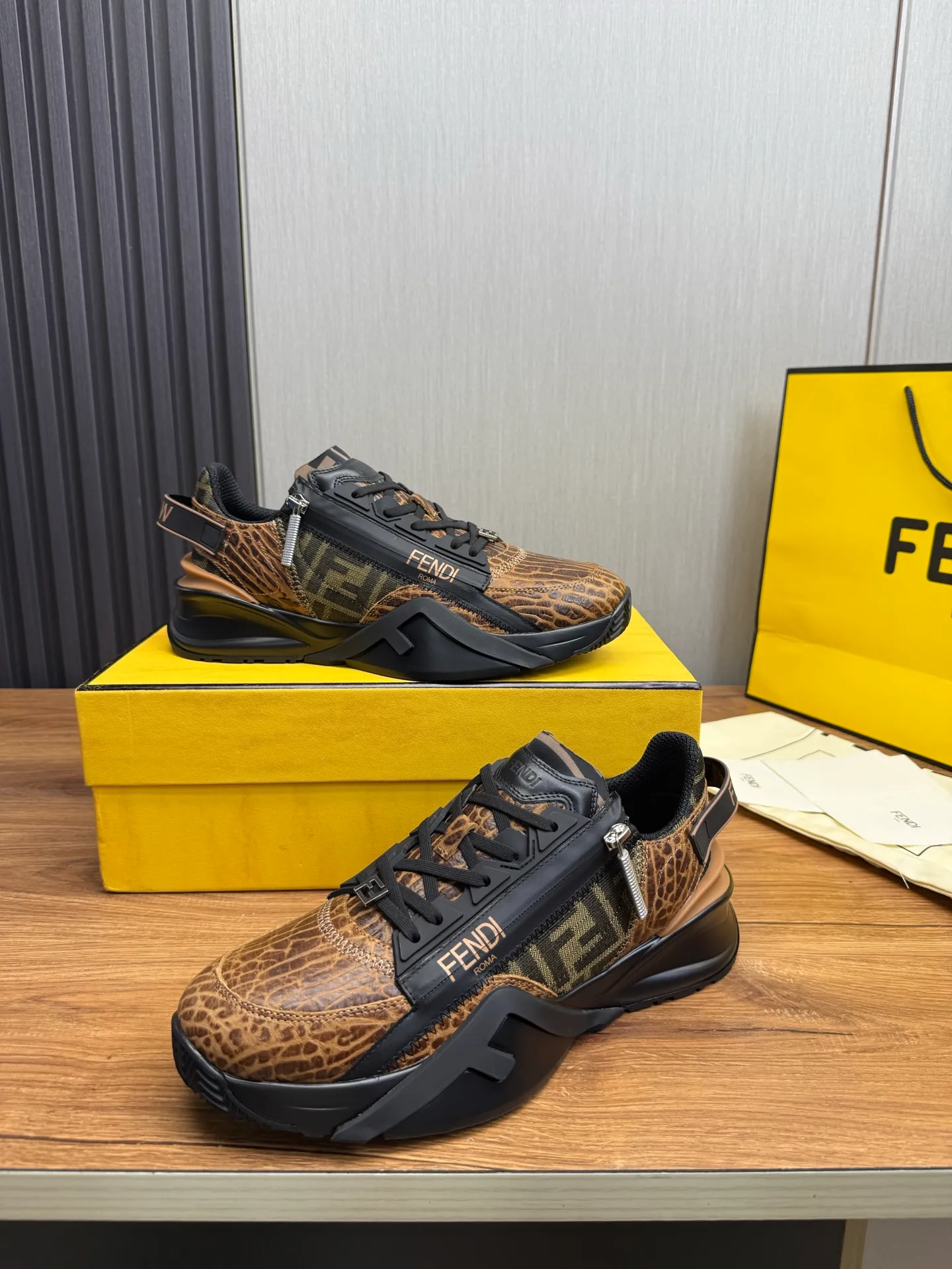 Men's men's shoes 💰620💰 Fendi [Fendi] hot style is on the market 🔥Fashionable casual men's shoes 🔱 Made of original brand fly-knit fabric. Original cowhide + breathable mesh lining + sheepskin feet, perfect shape, top quality, you deserve it 🔜Original rubber outsole, ultra-light, non-slip and wear-resistant 👣 Standard size 38-44